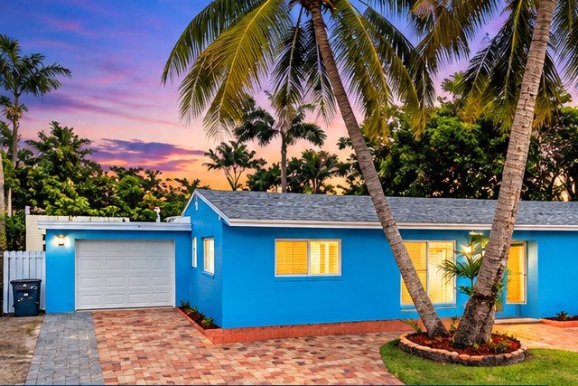 Remodeled home for sale in Lake Osborne Estates, Lake Worth